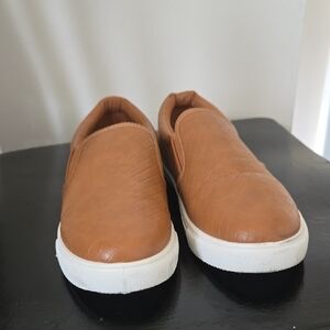 Womens Tan Slip-On Shoes, quilted style